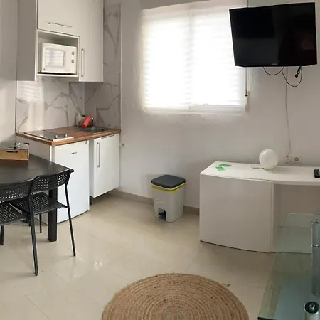 La Colina Apto Piscina Terraza Wi-fi * Торремолинос